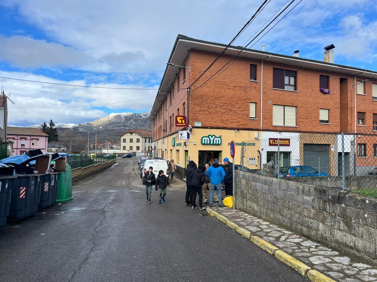 EN IMÁGENES: Tenso silencio en Villamanín tras el premio envenenado del Gordo de Navidad y los cuatro millones que faltan