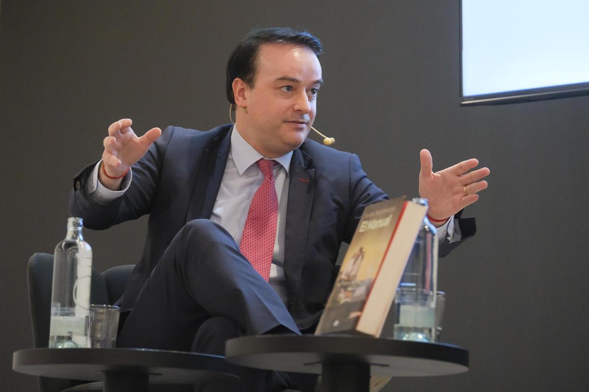 Iván Redondo presenta su libro 'El Manual' en el Club La Provincia