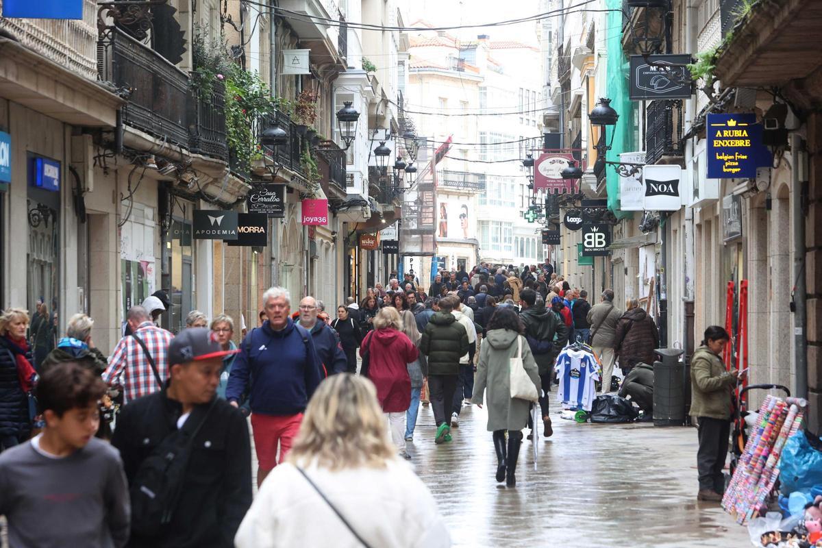 La calle Real de A Coruña, en la zona con más proporción de pisos turísticos en relación al total de viviendas según el INE.