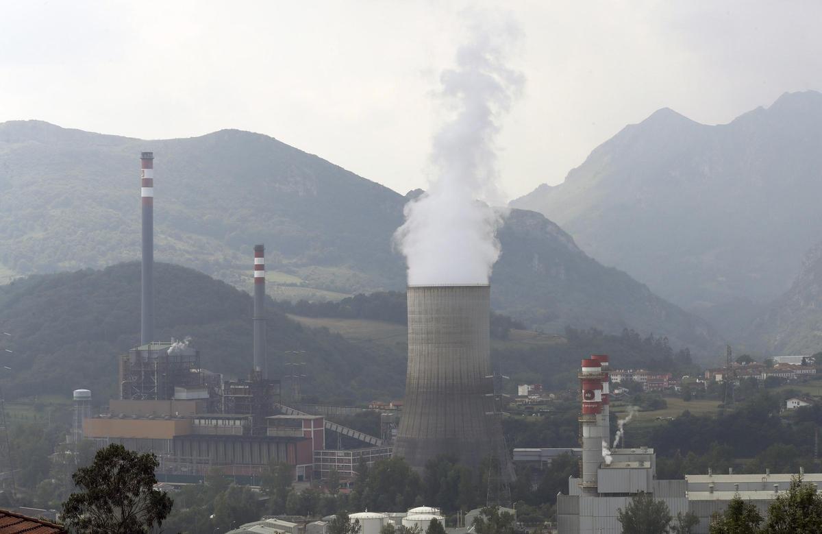 La central térmica de Soto de Ribera.
