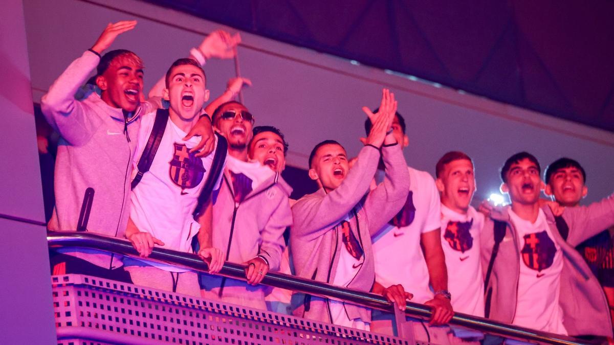 ¡Imperdible! Los jugadores del FC Barcelona alientan a los culés a cantar “perico decidme que se siente….”