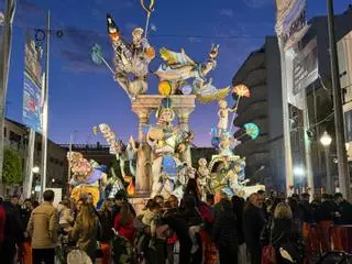 Las Fallas no desfallecen: domingo de frenética "plantà" en Dénia