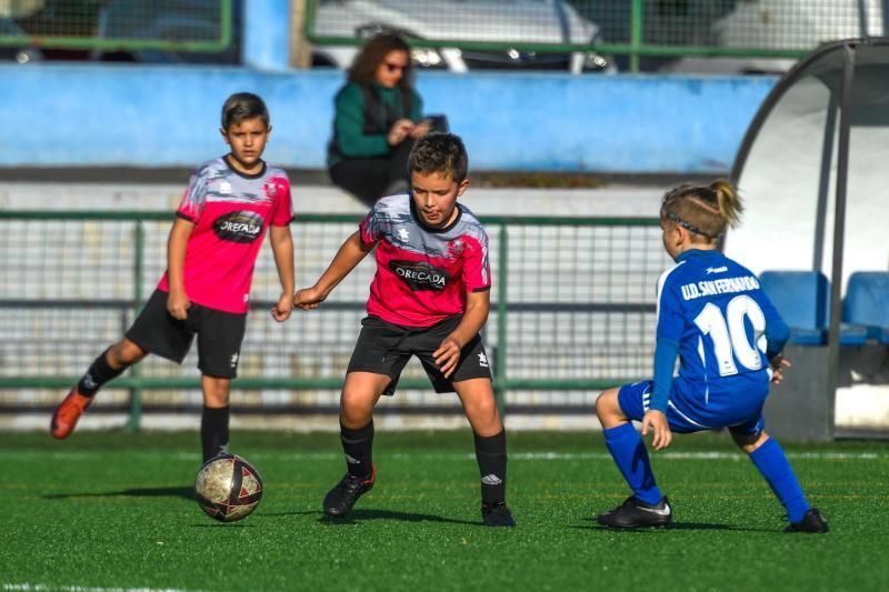 25-01-20  DEPORTES. CAMPOS DE FUTBOL DE LA ZONA DEPORTIVA DEL PARQUE SUR EN  MASPALOMAS. MASPALOMAS. SAN BARTOLOME DE TIRAJANA.  San Fernando de Maspalomas - Gariteño (Benjamines).  Fotos: Juan Castro.  | 25/01/2020 | Fotógrafo: Juan Carlos Castro