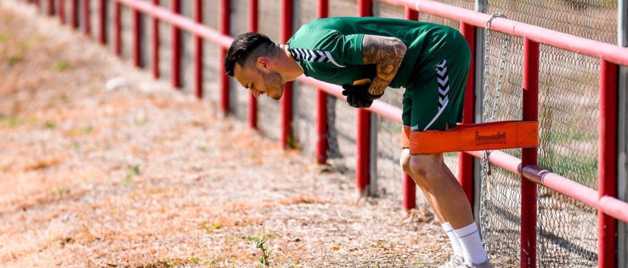 Josan entrenando este sábado en el polideportivo de Altabix