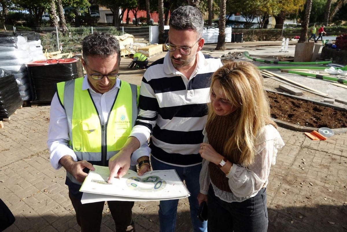 Los concejales de Servicios Públicos y de Infraestructuras de Santa Cruz, Carlos Tarife y Javier Rivero, respectivamente.