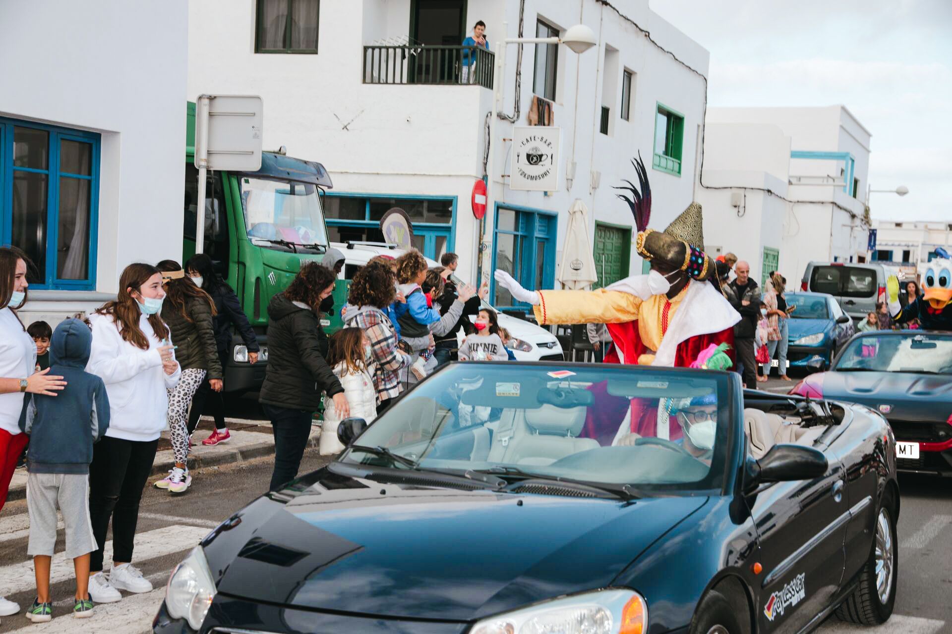 LOS REYES EN LA CALETA DE FAMARA.jpeg