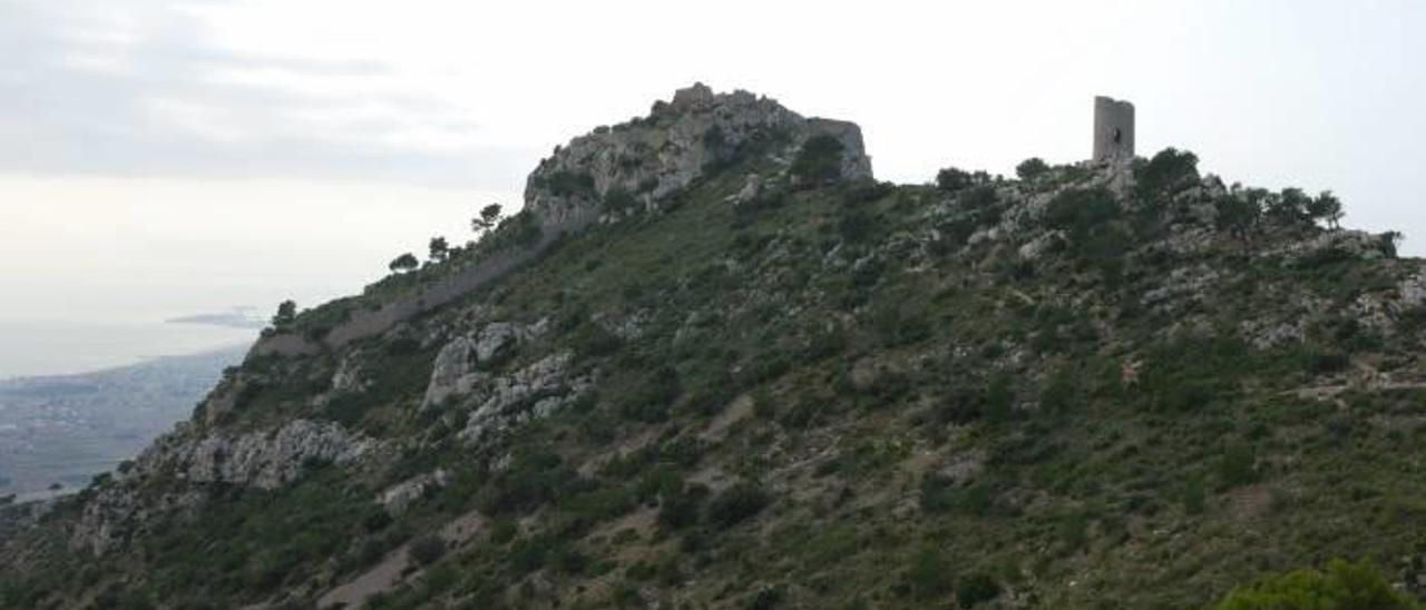 El castillo de Montornés, la ruta oculta del Desert de les Palmes