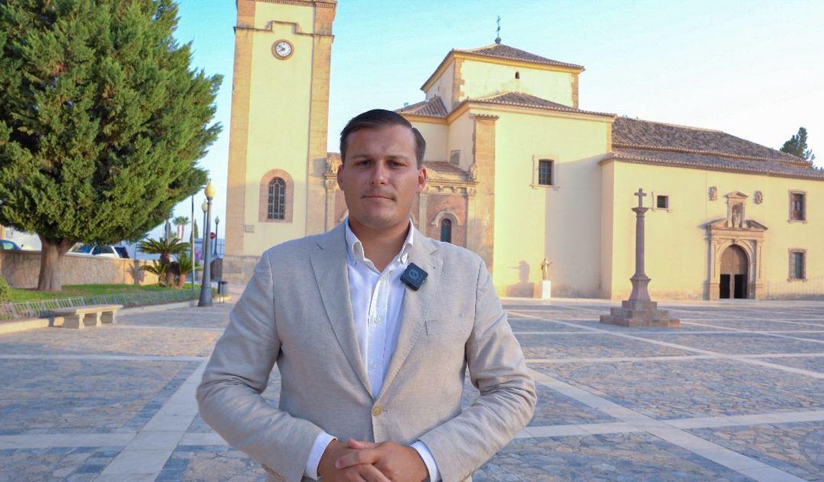 El diputado regional Ignacio Arcas, en el entorno del Santuario de la Virgen de las Huertas de Lorca.