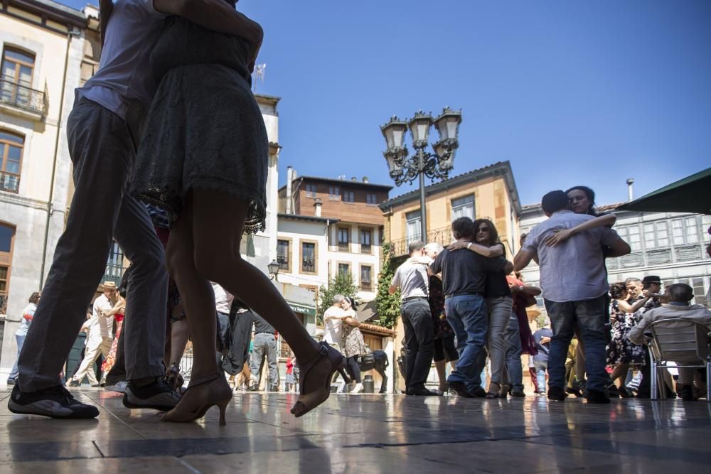 Tango en la plaza de Trascorrales