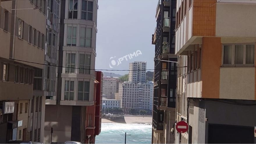 Oportunidad inmobiliaria única en A Coruña: una joya junto al mar, con mucha amplitud en pleno corazón de Santiago