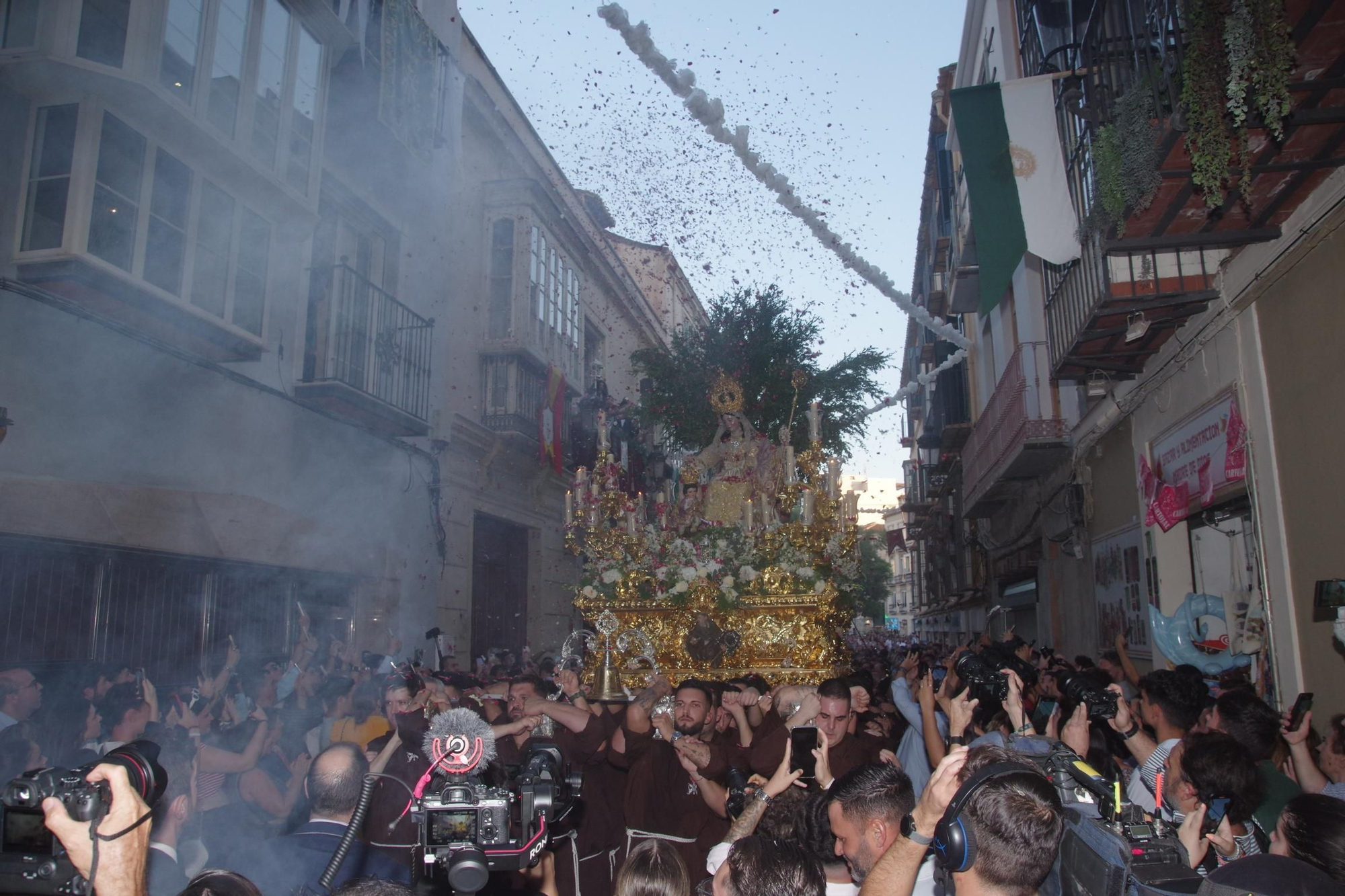 La procesión de la Divina Pastora por su Coronación Canónica, en imágenes
