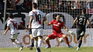 1-0. Camello da ventaja al Rayo Vallecano al descanso