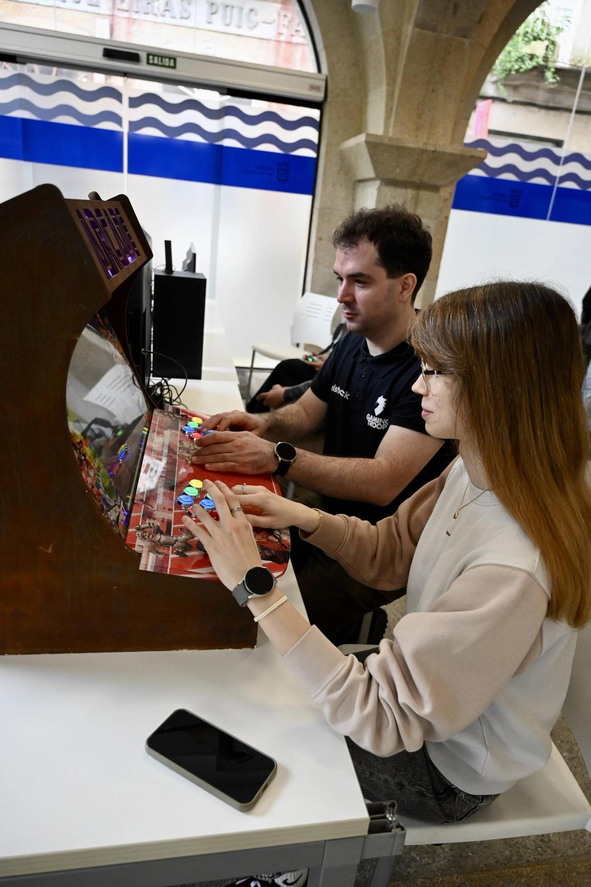 No faltan los juegos de Arcade.