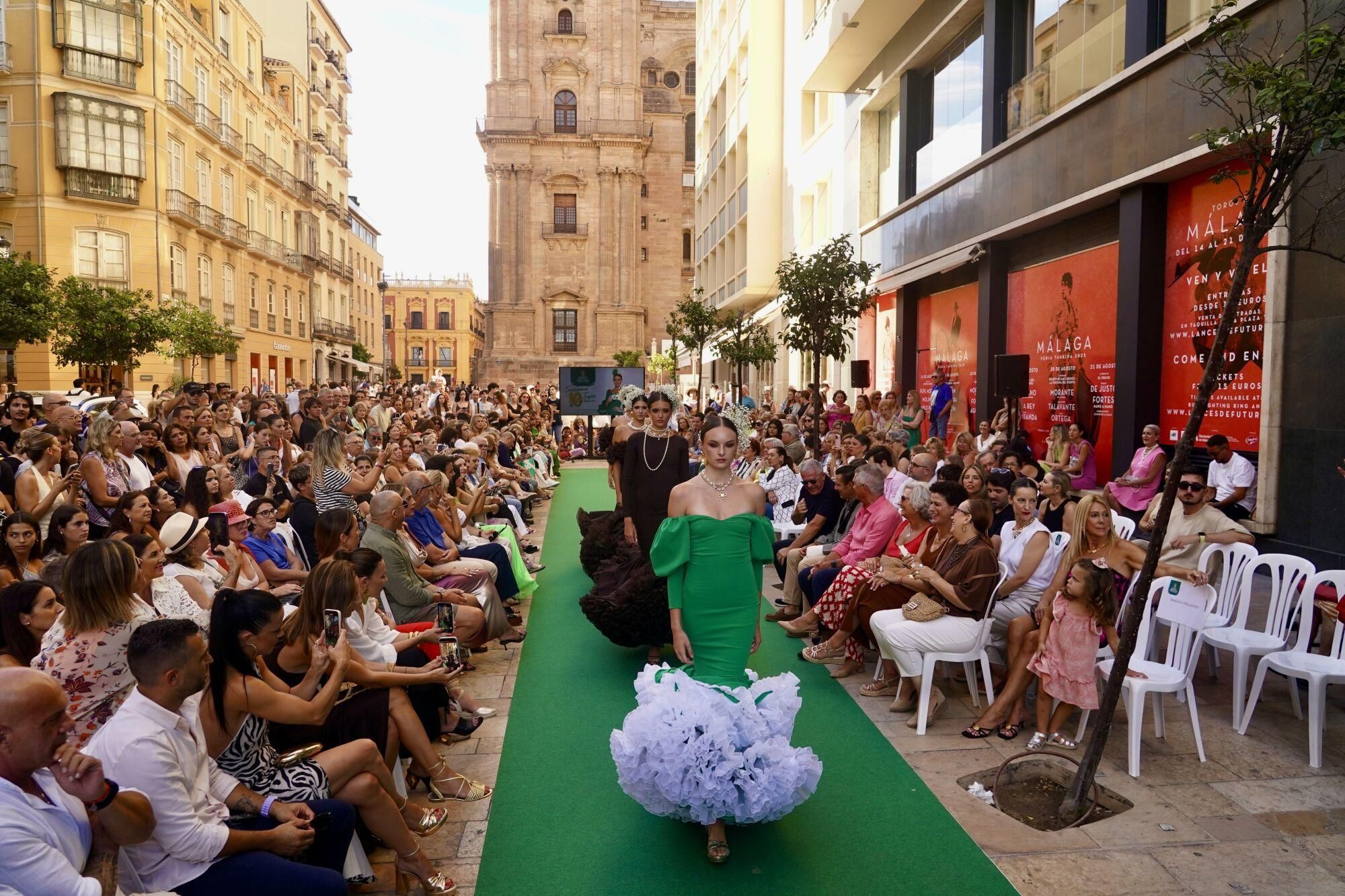 Desfile de moda flamenca de diseñadores malagueños, organizado por Cafés Santa Cristina