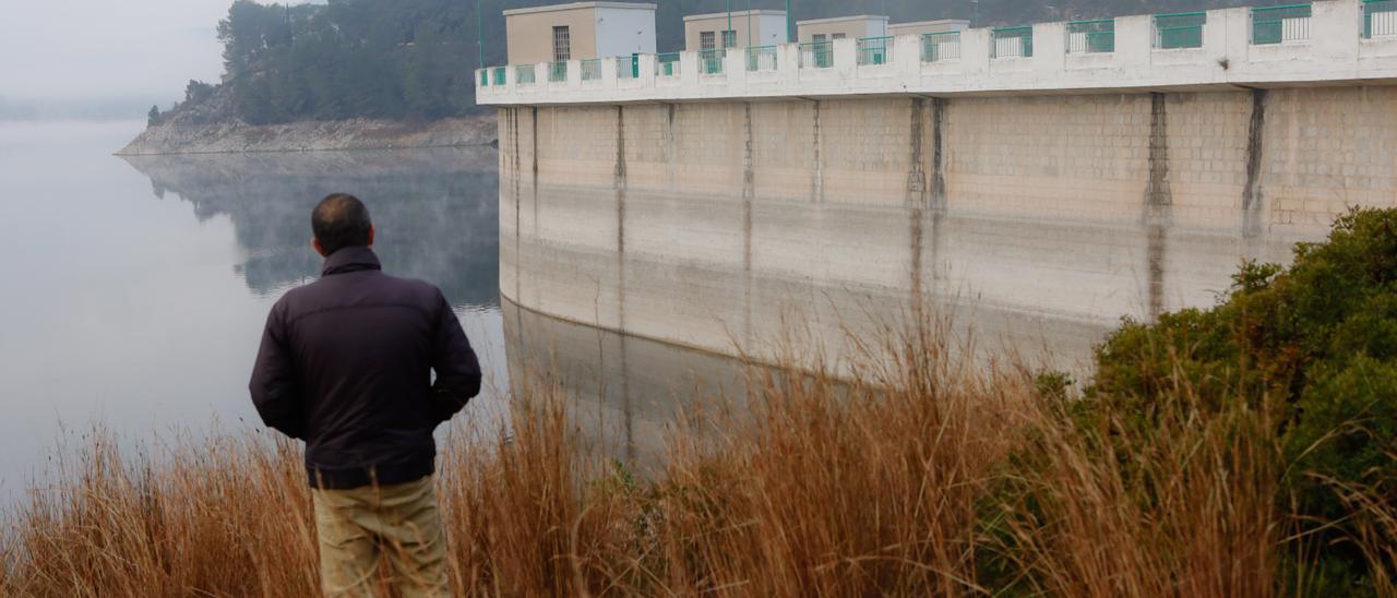 El embalse de Beniarrés es el que está más lleno de la provincia, pero no llega a la mitad de su capacidad.