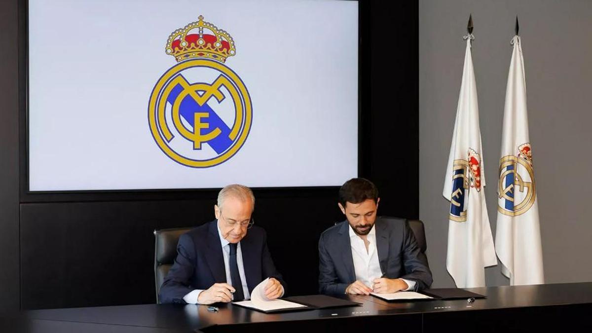 ¿qué están firmando Bernardo Silva y Florentino?
