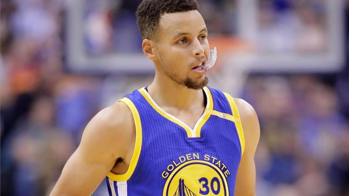 Curry anotó 34 puntos en el undécimo triunfo consecutivo de los Warriors
