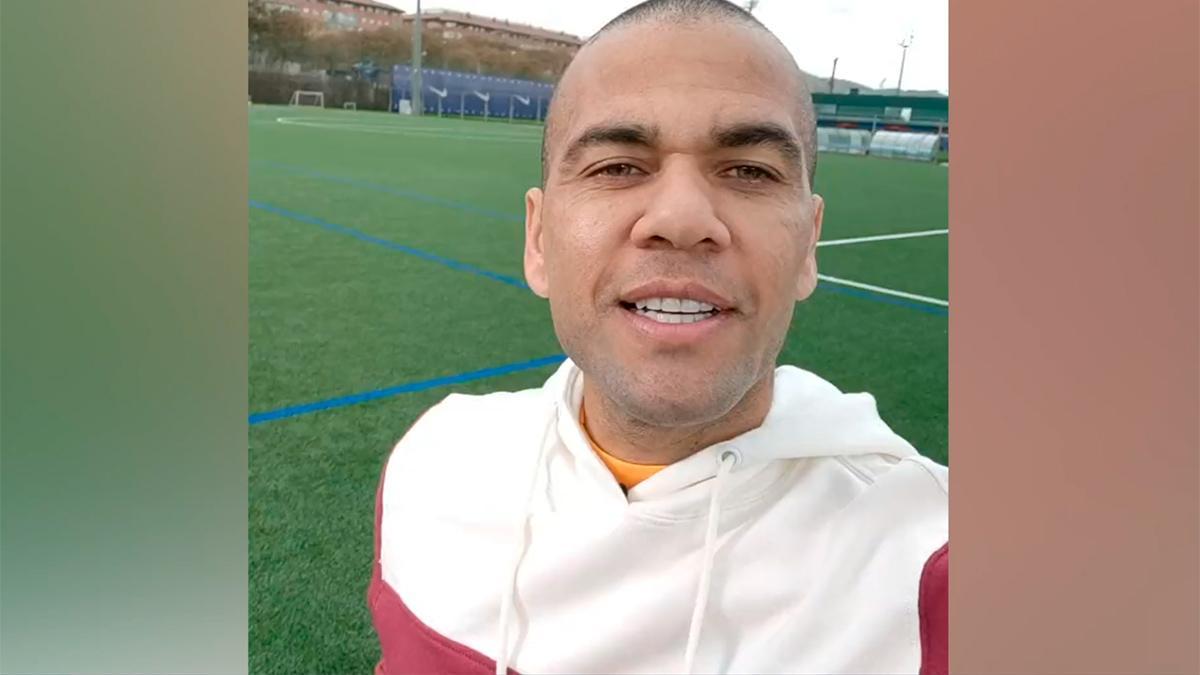 Dani Alves hace un llamamiento a la afición azulgrana