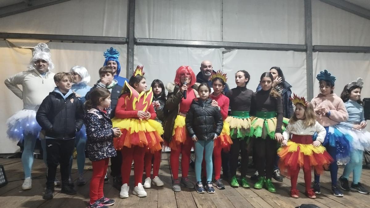 Los Elementos de Toriellu ganan el premio en la categoría de asociaciones, clubes y comisiones del Carnaval de Ribadesella