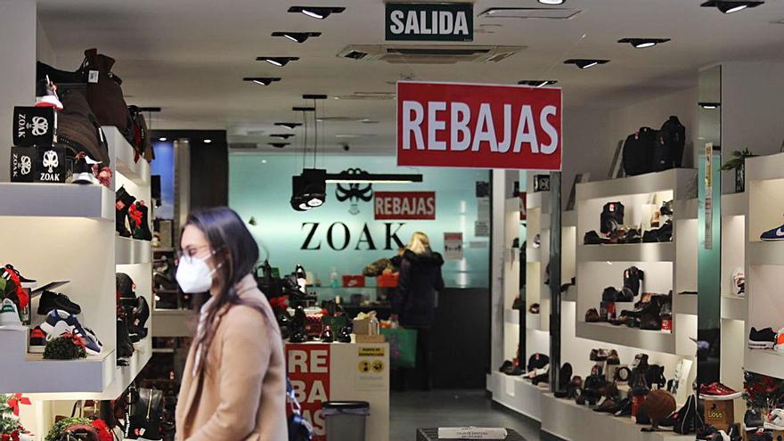 El comercio de Elche vive una situación límite y adelanta las rebajas para evitar los cierres