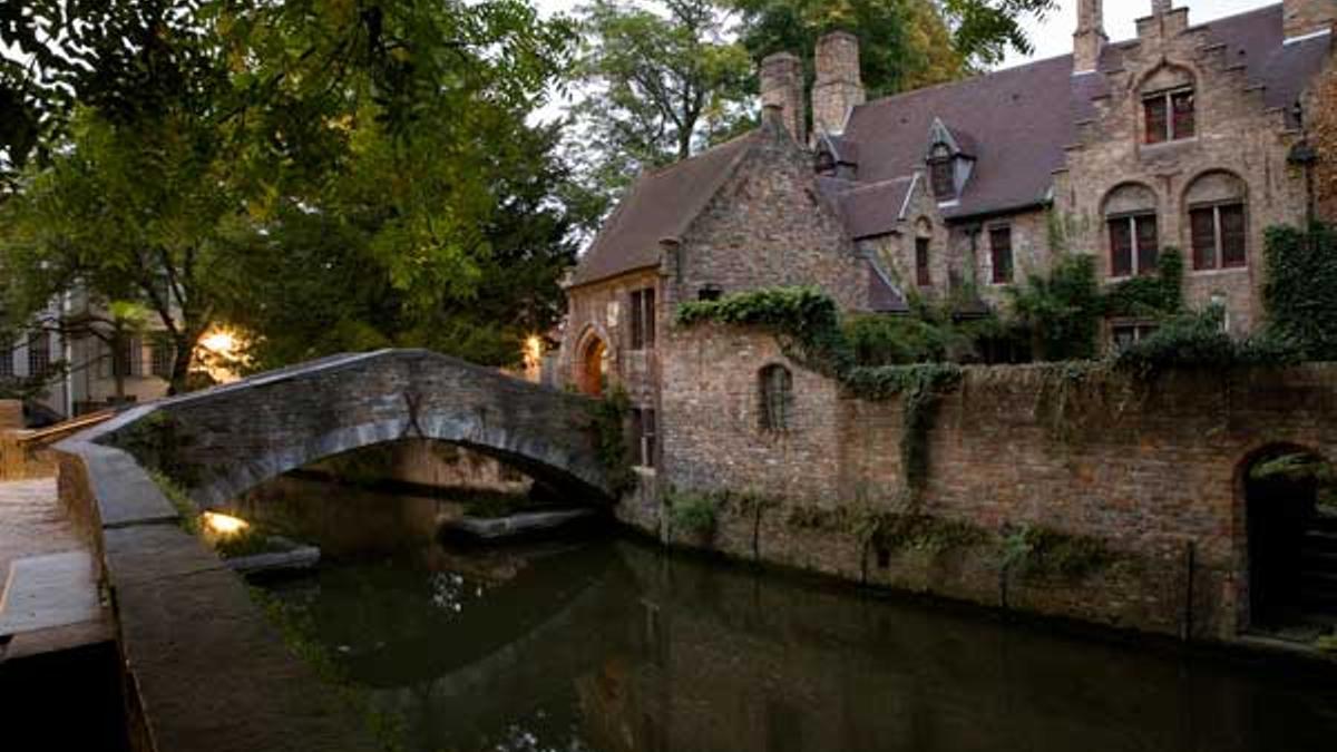 De puentes y adoquines por Brujas