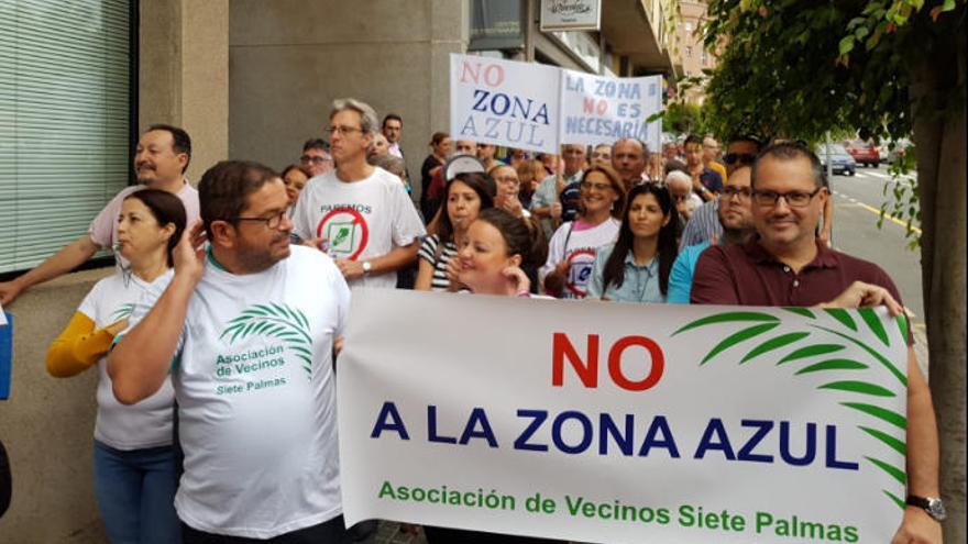 Los vecinos de Siete Palmas protestan contra la zona azul