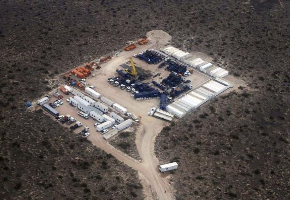 Fotografia del jaciment Loma La Lata descobert per la petrolera Repsol YPF a la província argentina de Neuquén (oest). Fotografia del jaciment Loma La Lata descobert per la petrolera Repsol YPF a la província argentina de Neuquén (oest).
