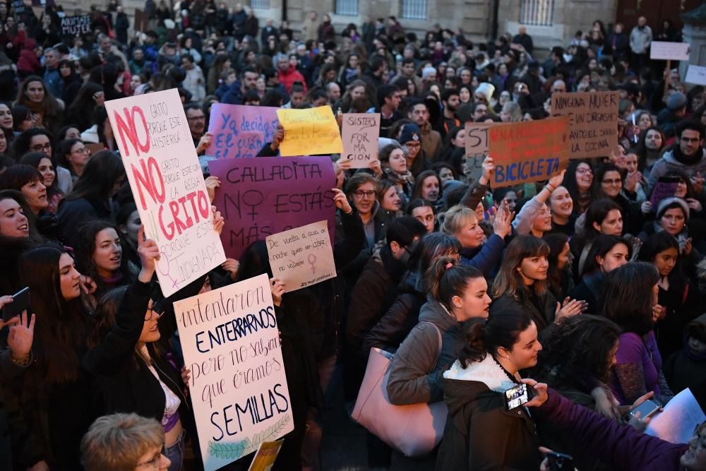 33.000 mujeres y hombres secundan las manifestaciones feministas en A Coruña