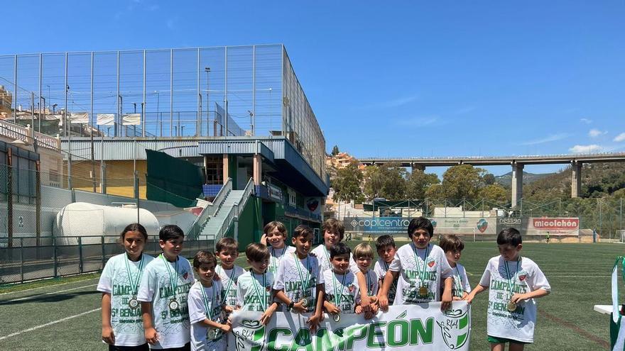 La Federación entrega a la UD La Mosca sus trofeos de la temporada