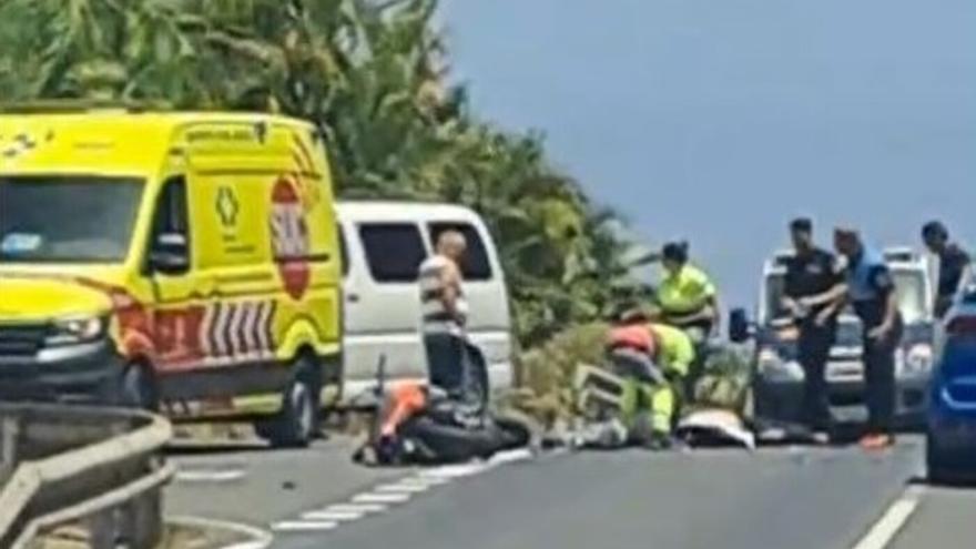 El motorista fallecido en Pasito Blanco intentaba adelantar un furgón