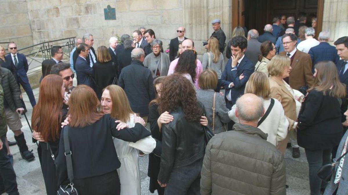 Entrada de la iglesia de Santo Domingo en el funeral.