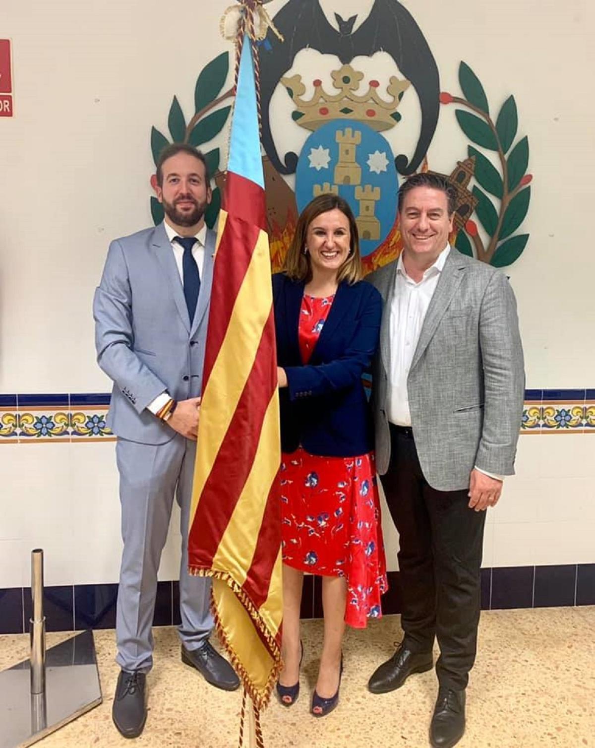 Nacho Carratalà, a la izquierda, con María José Català y Arturo García.