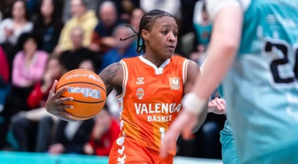 Yvonne Anderson, autora de 14 puntos, pero sin acierto en el triple final. / Ingeniería Ambiental CAB Estepona