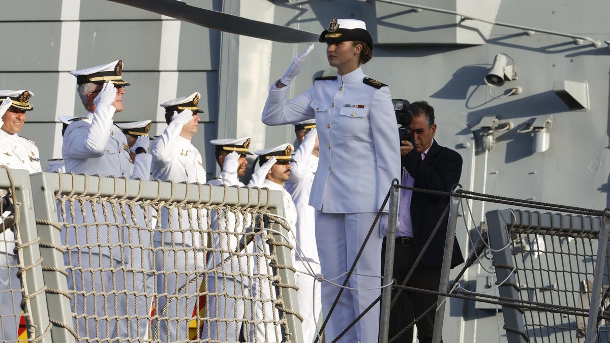 La princesa de Asturias se embarca en la fragata Blas de Lezo