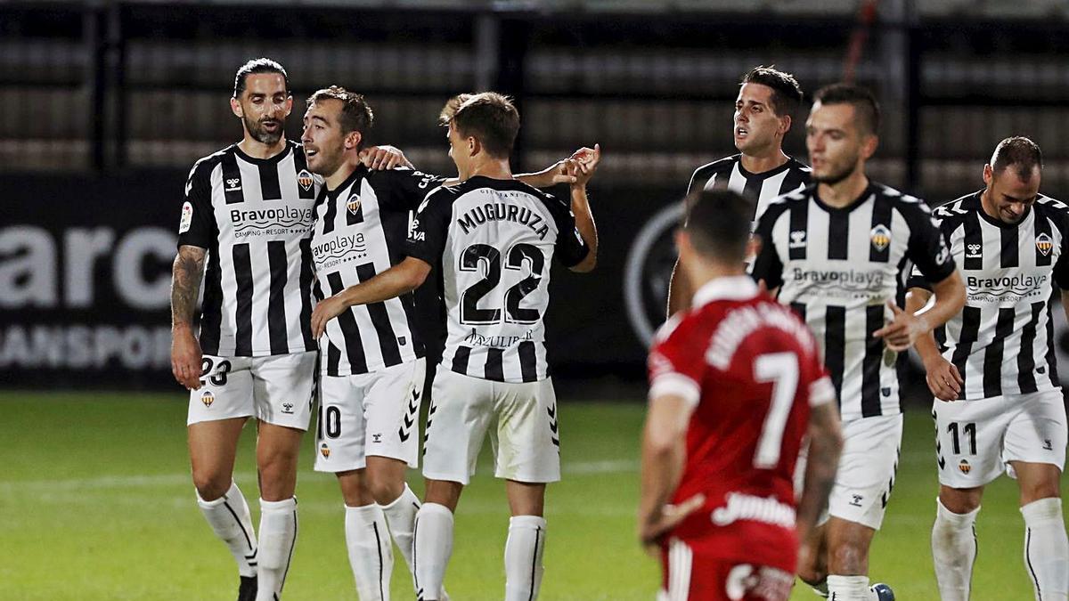 Los jugadores del CD Castellón celebran un gol en el partido de la primera vuelta. | MEDITERRÁNEO CASTELLÓN