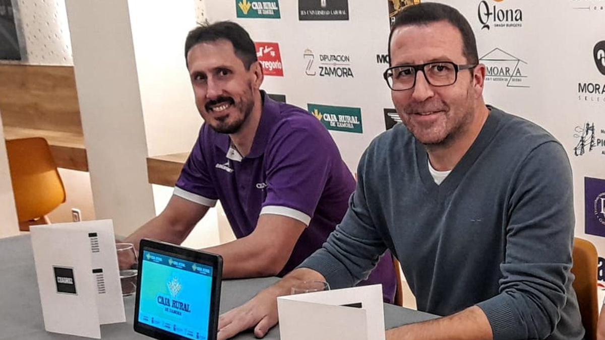 Fernando Ruiz e Iñaki Gómez, en un acto anterior del club. | LOZ