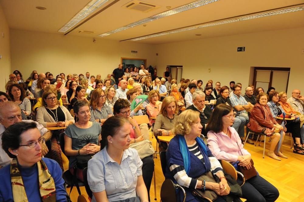 Presentación del libro "Historia de un canalla", d