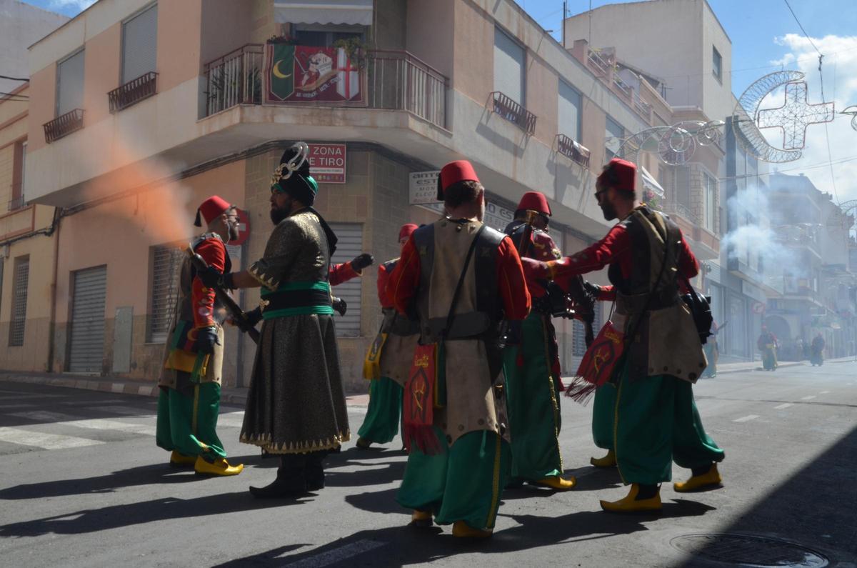 Moros y Cristianos de Petrer 2024: la Embajada de la cruz recupera la villa