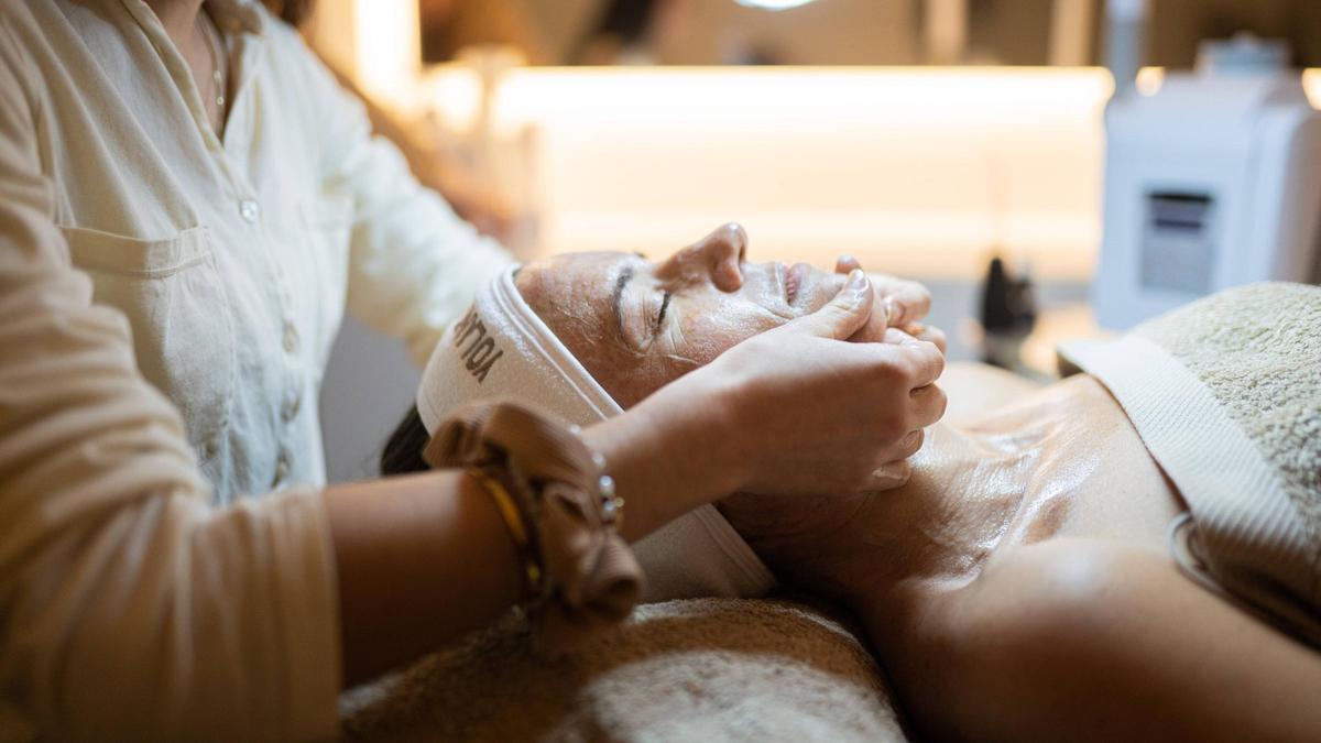 Los centros de estÃ©tica ganan terreno en Barcelona mientras las peluquerÃ­as tradicionales luchan por sobrevivir