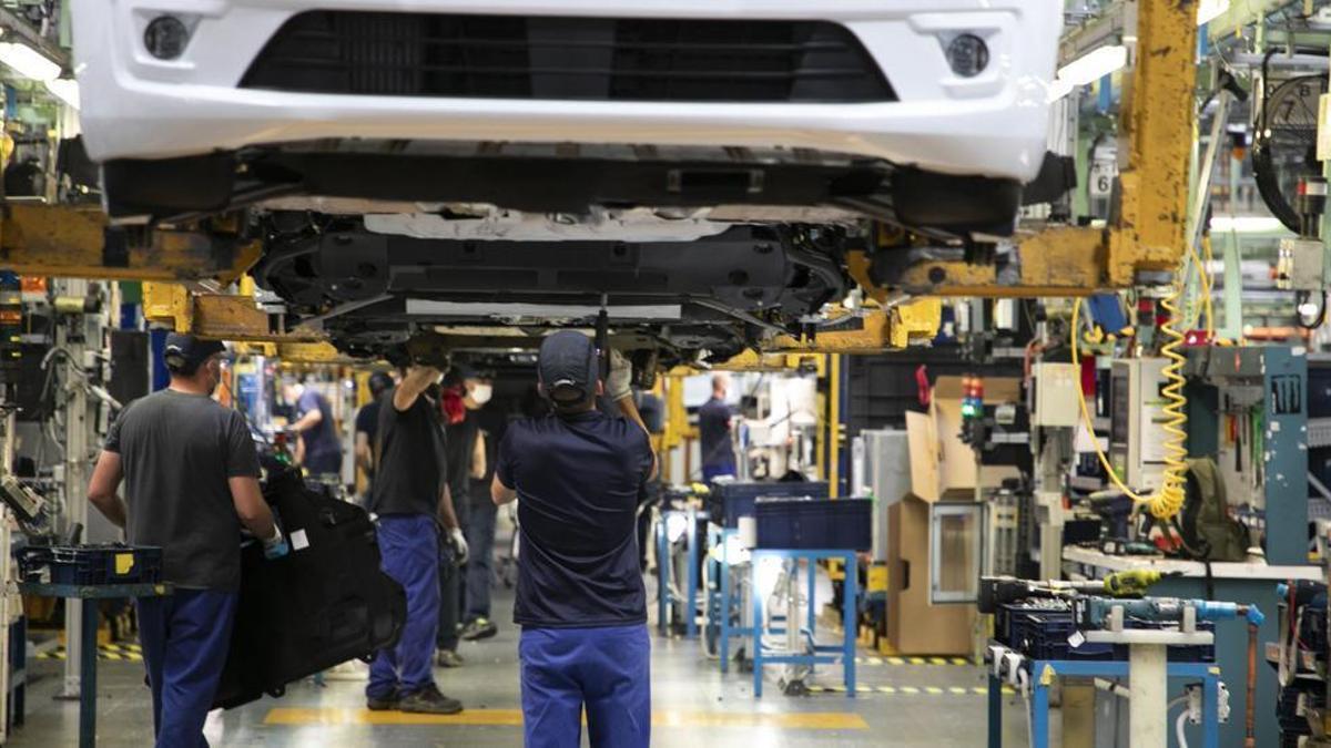 Fabricación coches en Ford Almussafes.