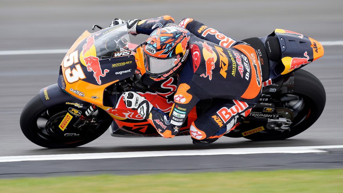 El piloto del Red Bull KTM Ajo rider Deniz Oncu lidera los primeros ensayos de Moto2 en Aragón