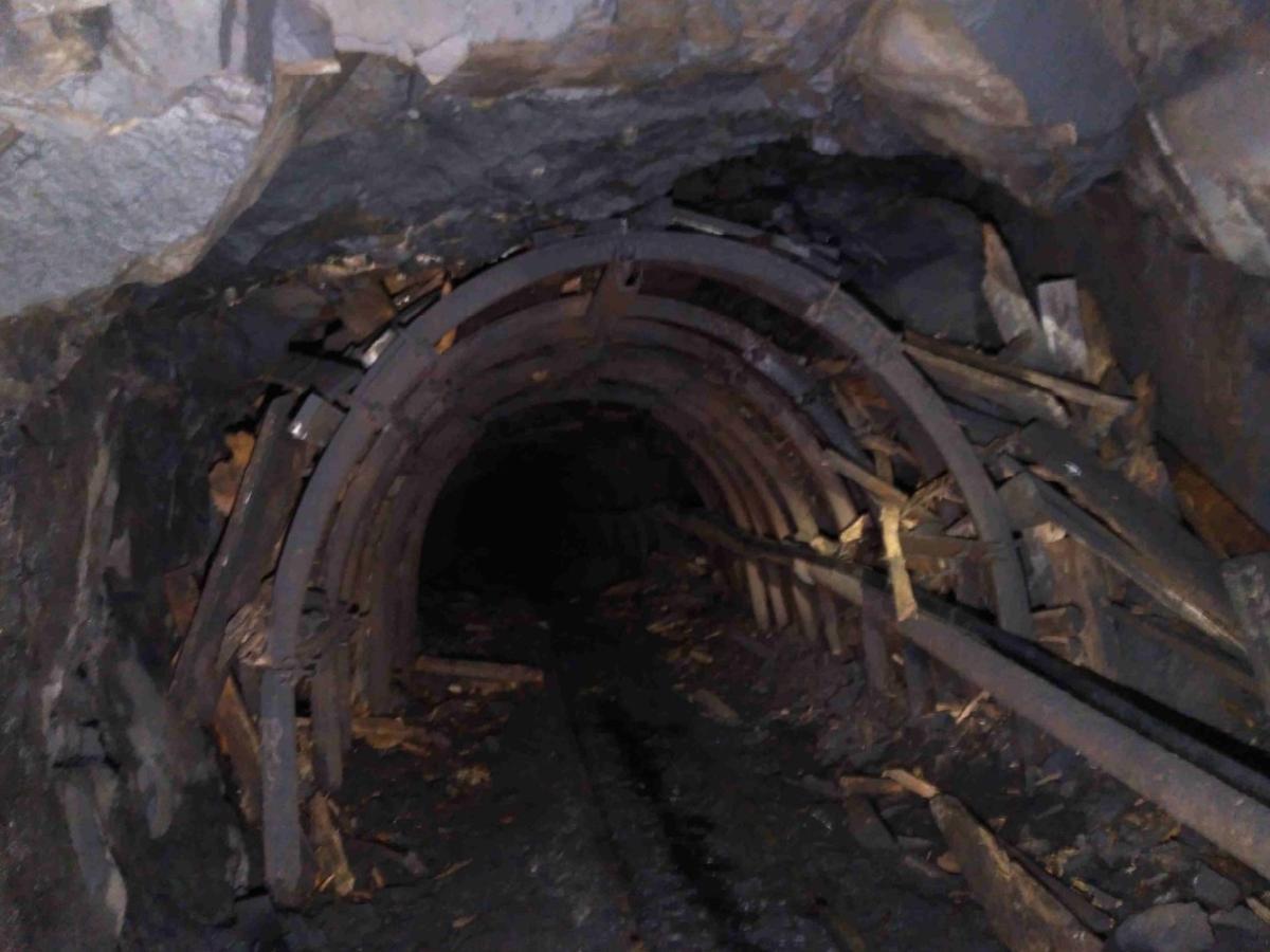 EN IMÁGENES: Así era "el peor de los chamizos": el espacio angosto y en riesgo de derrumbe en el que trabajaban los mineros que murieron en Cerredo