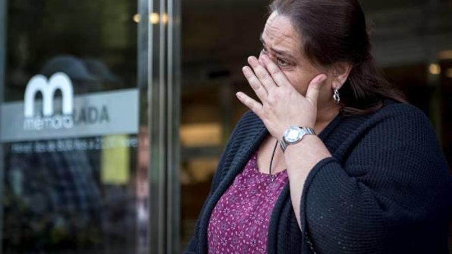 La neboda de Monserrat Caballé, ahir, a les portes del Tanatori de les Corts.