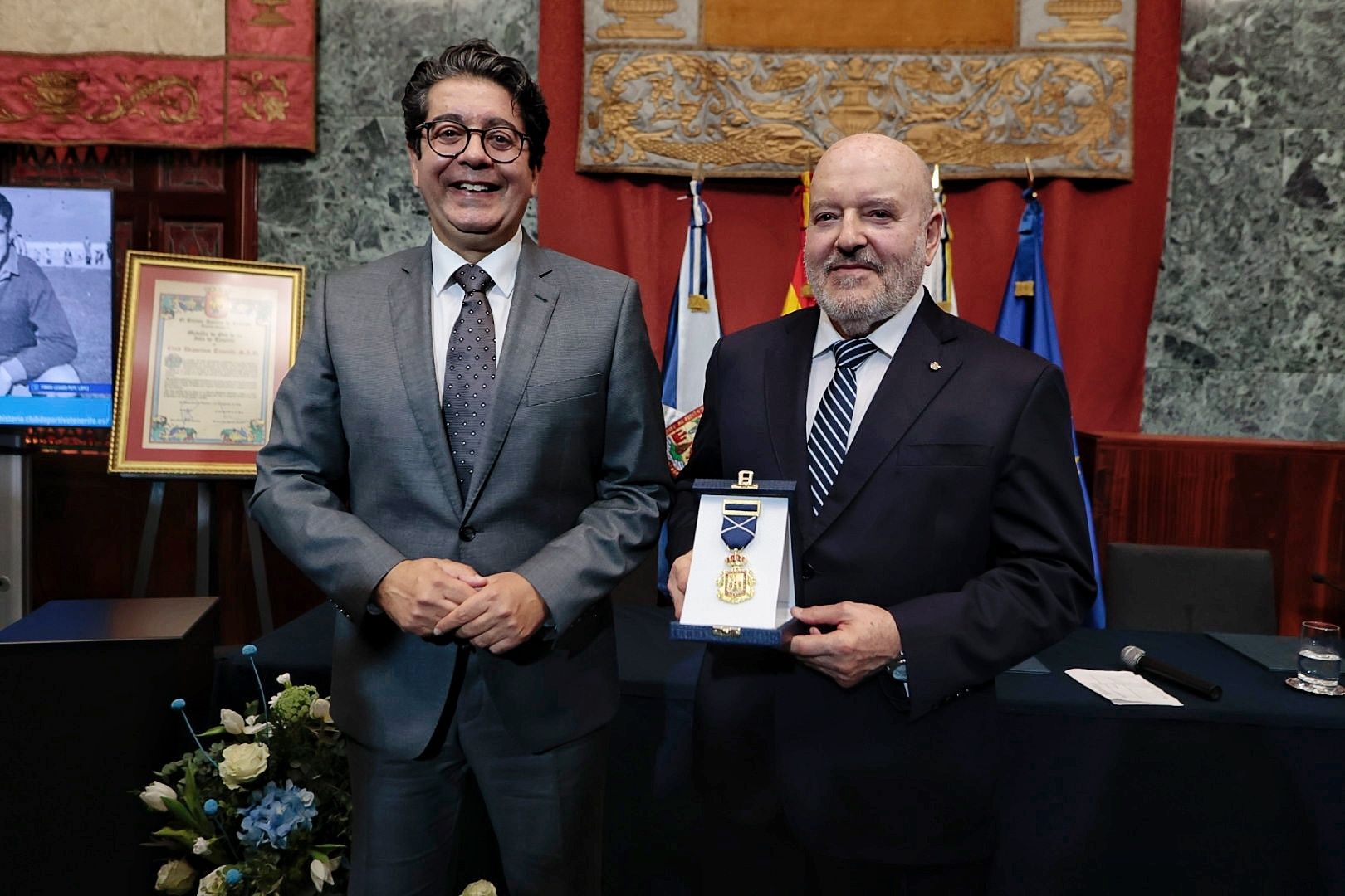 Entrega de la Medalla de Oro de Tenerife al Club Deportivo Tenerife