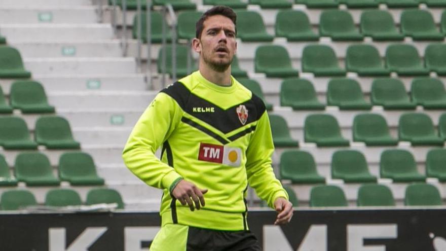 Manuel Sánchez durante un entrenamiento en el Martínez Valero