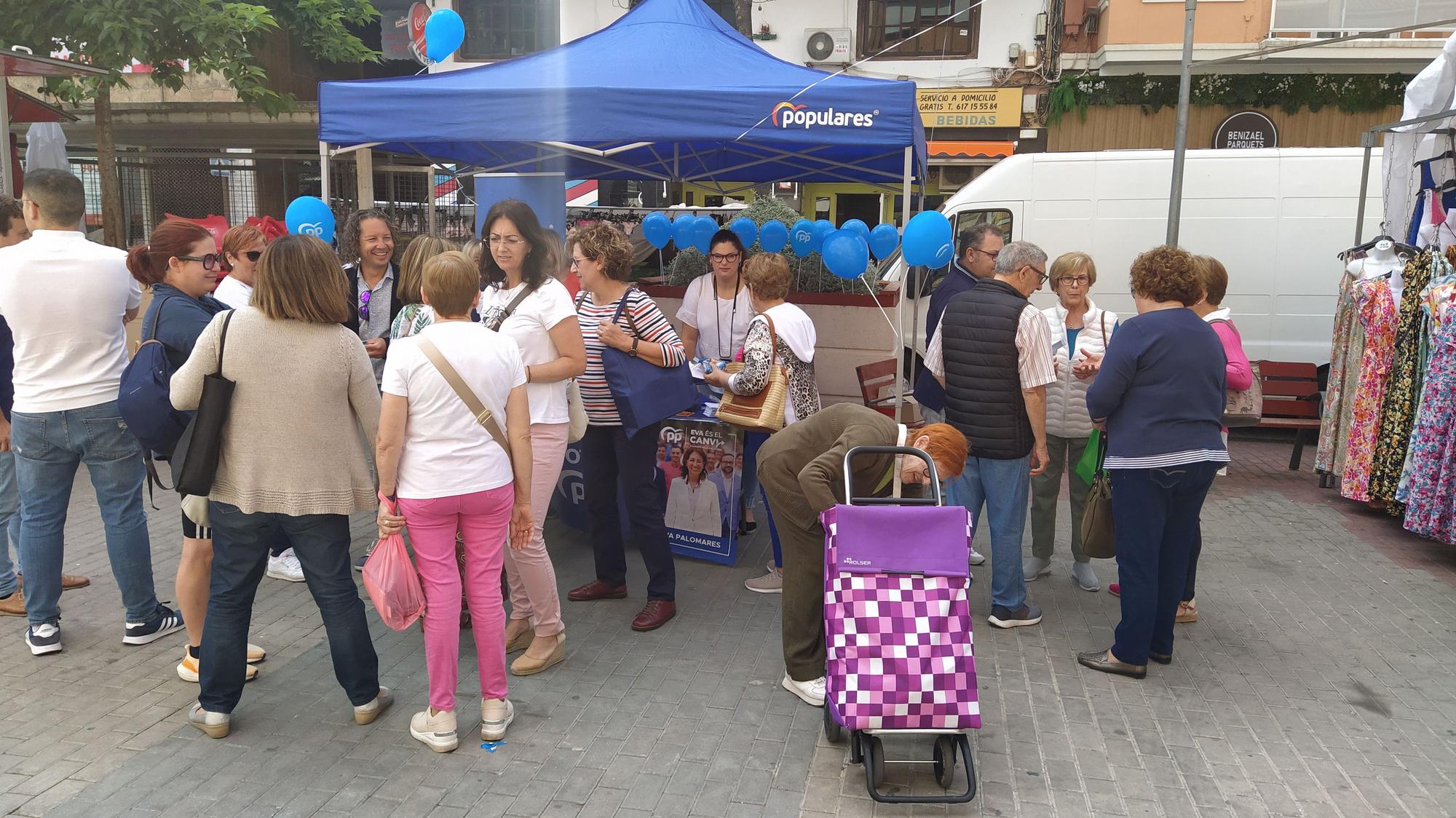 La campaña de los partidos de Tavernes en el mercadillo