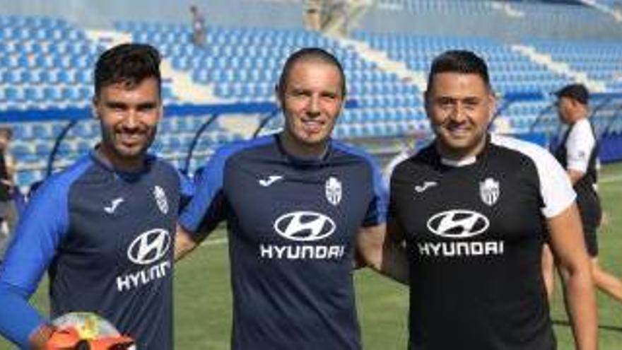 Cervero, en el centro, con el Atlético Baleares.