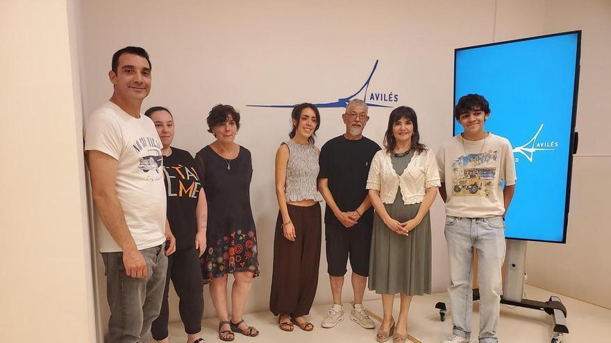 Avilés llevará Galiana al Nalón con una embarcación creada por las peñas del Antroxu