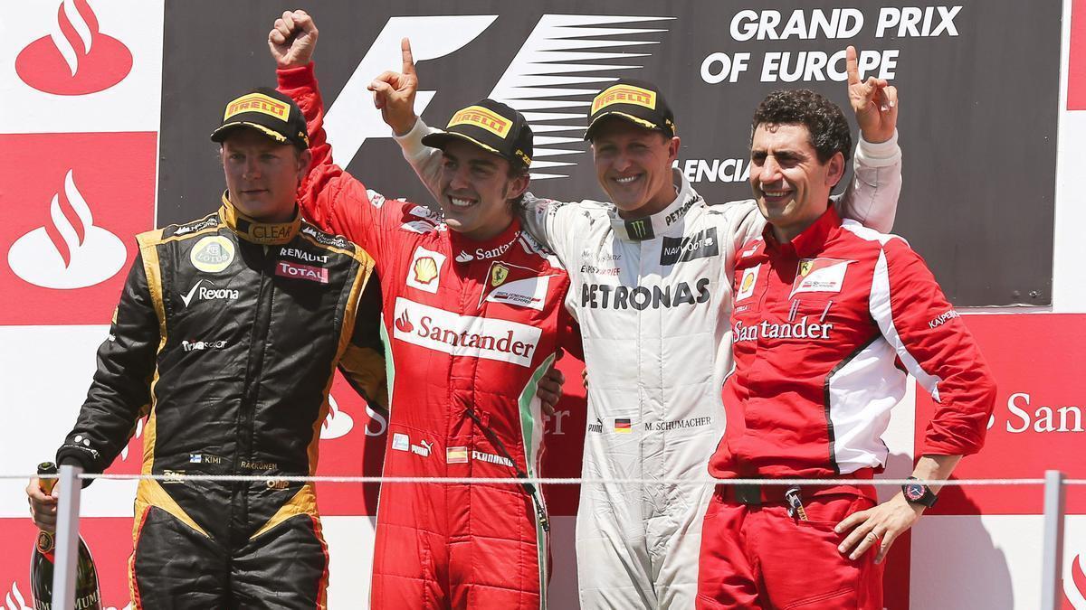 Podio del GP de Europa de Valencia en 2012, con Raikkonen, Alonso y Schumacher
