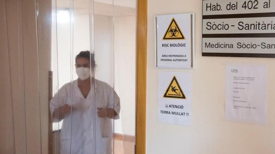 Una sanitària a l&#039;Hospital Sant Bernabé de Berga |